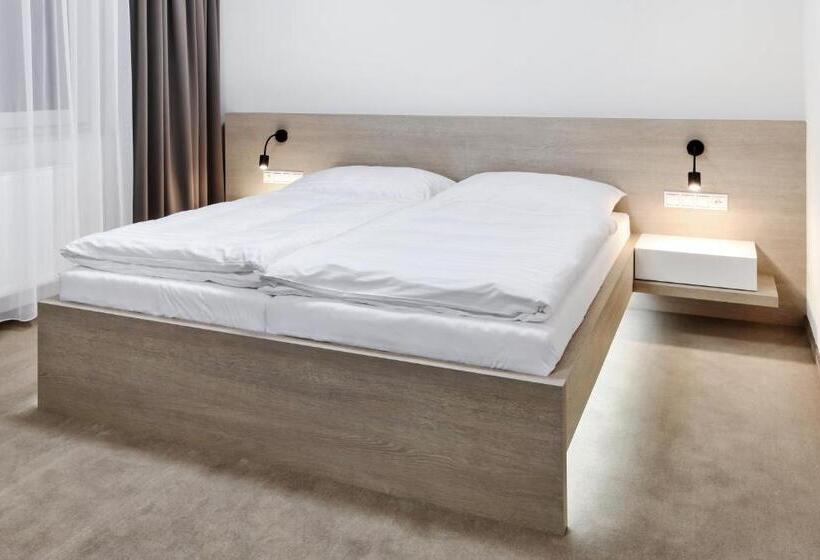 Standard Szoba, Morava