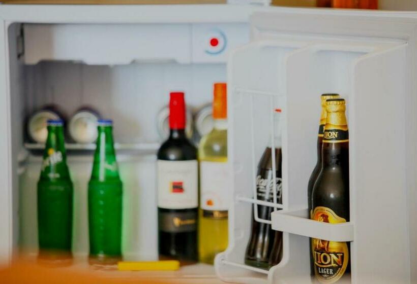 Standard Neljän Hengen Huone, Onrock