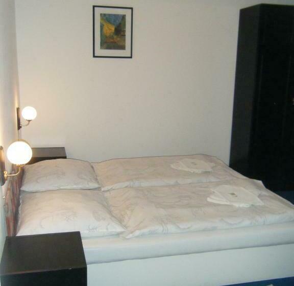 Номер Economy, Parkán