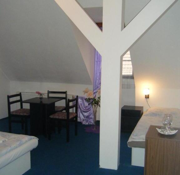 Номер Стандарт Трехместный, Parkán