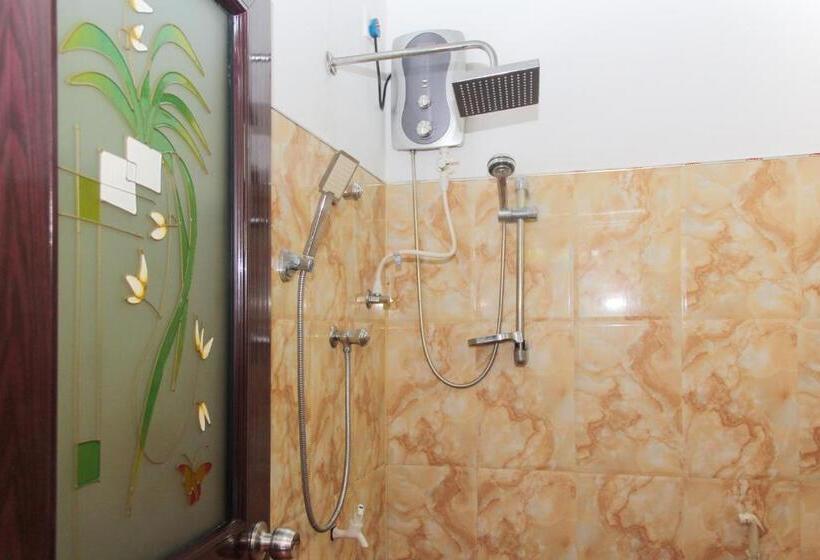 스탠다드 트리플 발코니 룸, Pearl Resort Mirissa