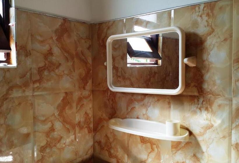 스탠다드 트리플 발코니 룸, Pearl Resort Mirissa