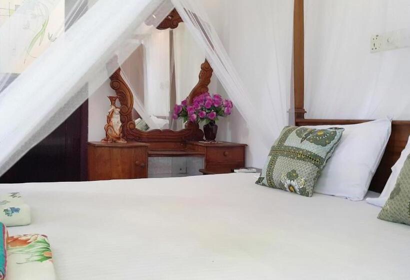 스탠다드 트리플 발코니 룸, Pearl Resort Mirissa