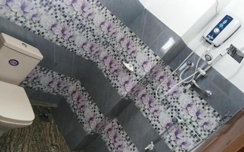 اتاق خانوادگی, Pearl Resort Mirissa