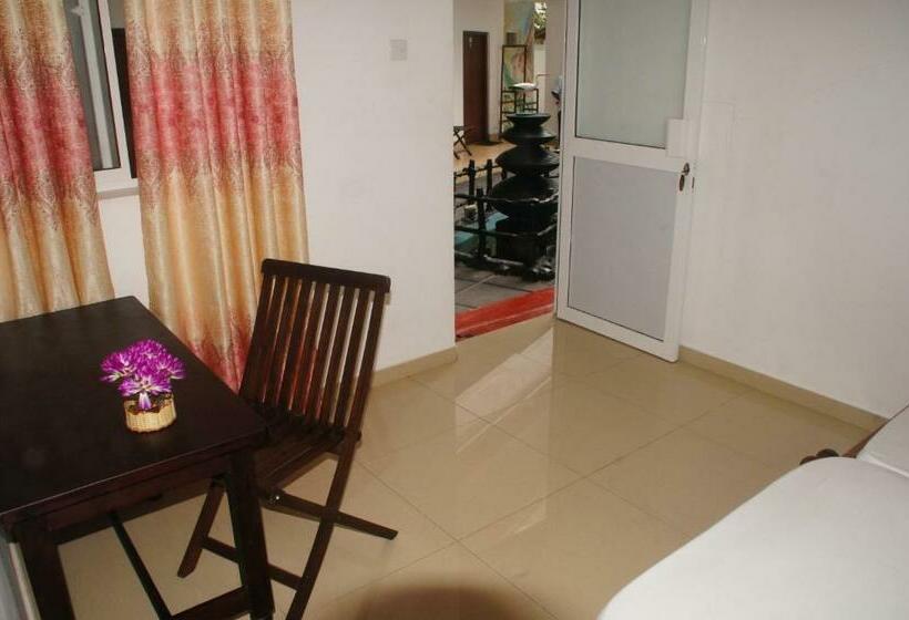 Номер Стандарт, Ritas