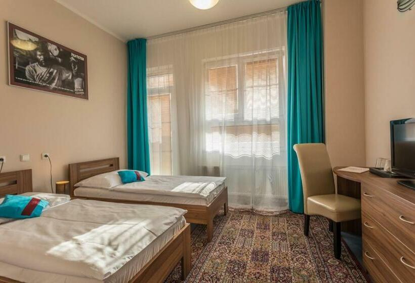 اتاق استاندارد پلاس, Sareza