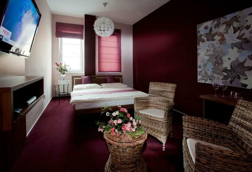 اتاق راحتی, Sareza