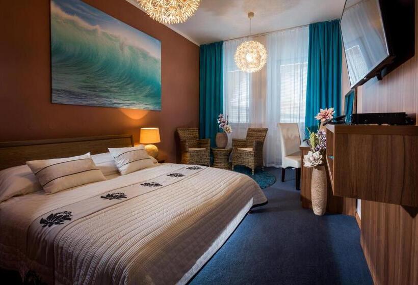 اتاق راحتی, Sareza