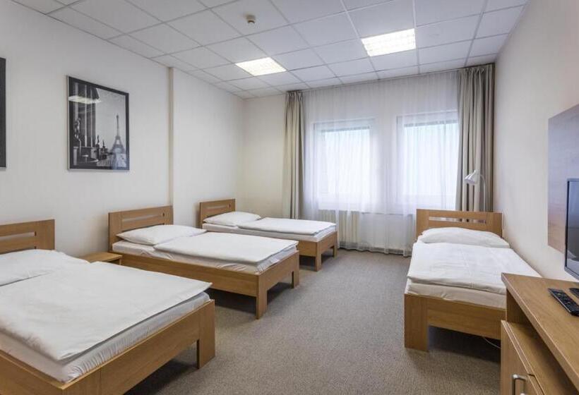 اتاق خانوادگی, Sareza