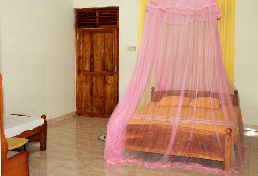 标准三人间, Tissa Resort