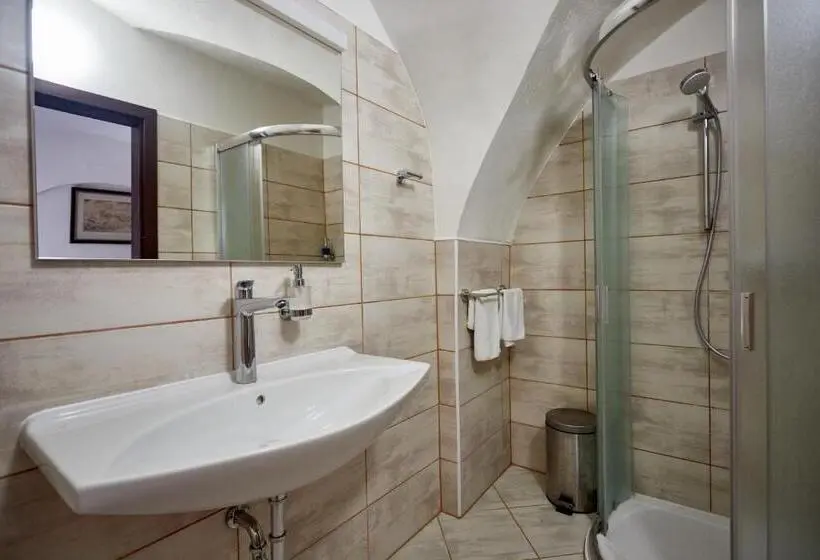 Standard Neljän Hengen Huone, Vivaldi Apartments