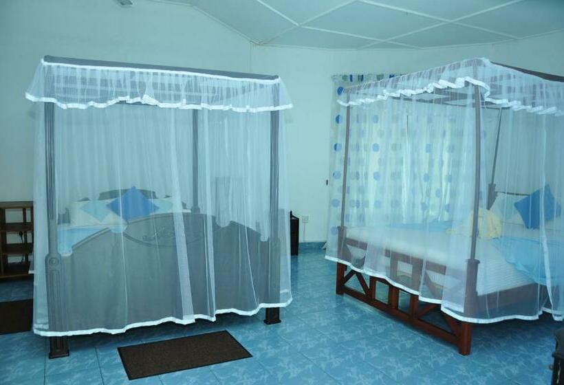 Familienzimmer, Latheena Resort