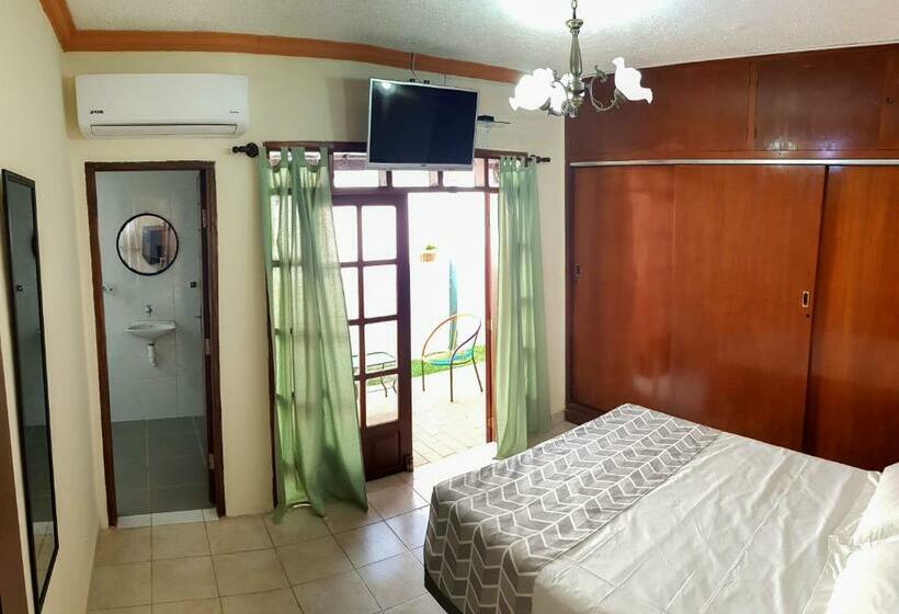 اتاق استاندارد, La Jara Hostel