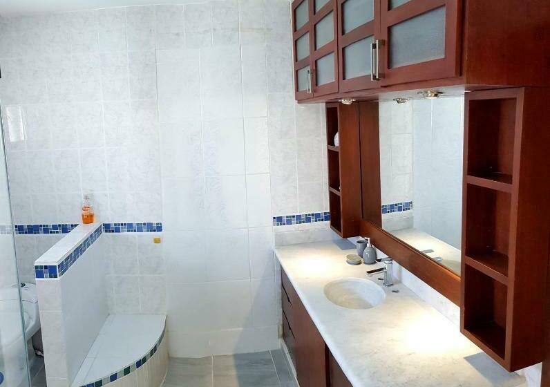 سوییت سوپریور, La Jara Hostel