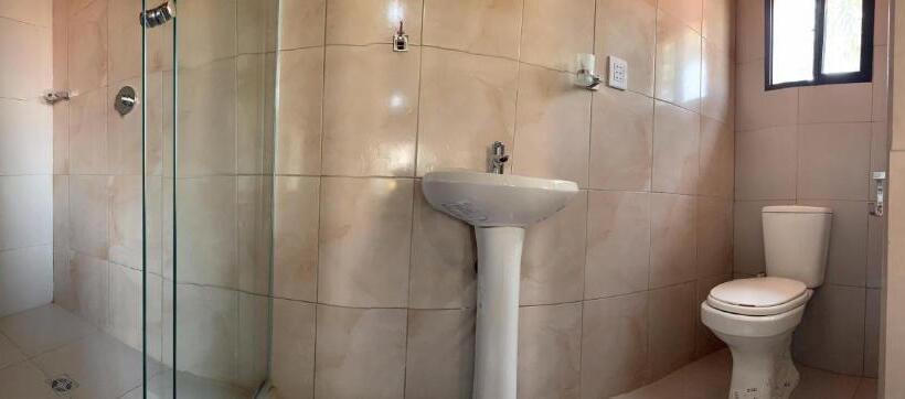 اتاق استاندارد چهارنفره با چشمانداز باغ, La Jara Hostel