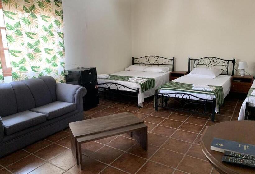 اتاق خانوادگی, La Jara Hostel