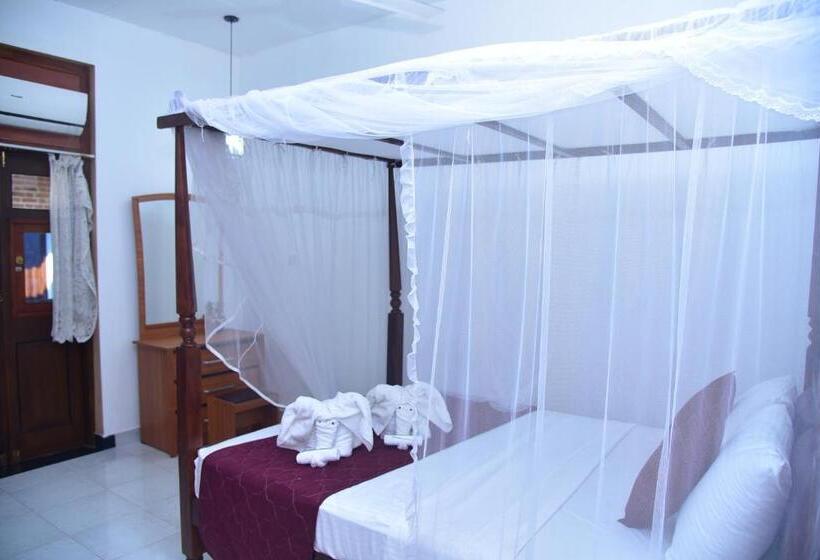 بنجلو عائلى, Villa 80