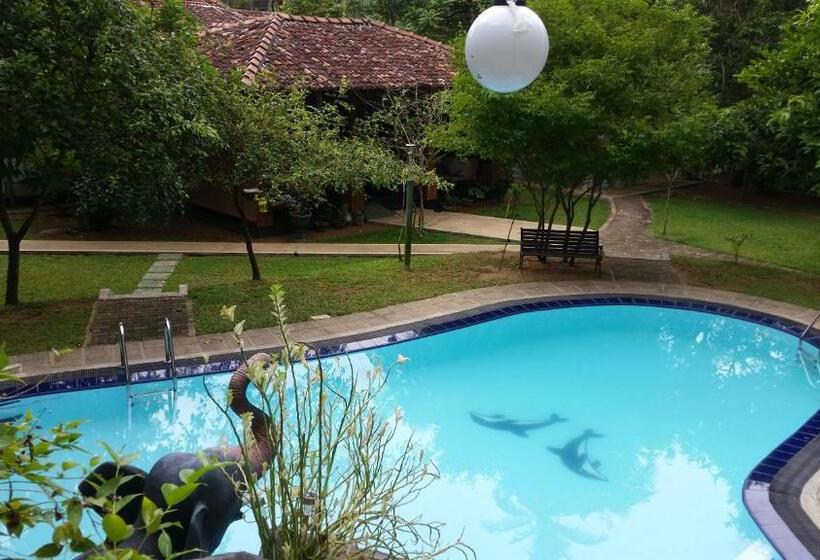 بنجلو عائلى, Villa 80