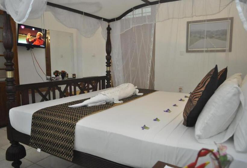 بنجلو عائلى, Villa 80