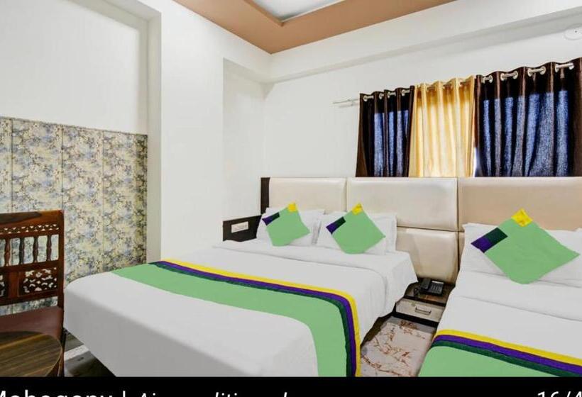 جناح عائلي, Mangal Residency Rooftop Pool