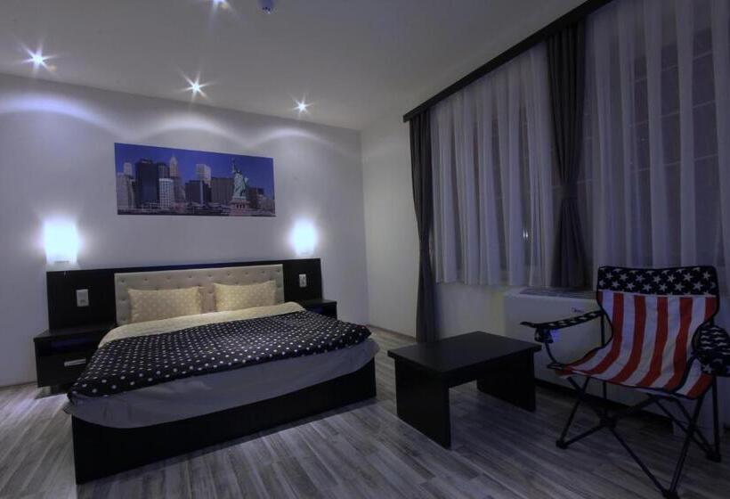 اتاق لوکس, La Villa