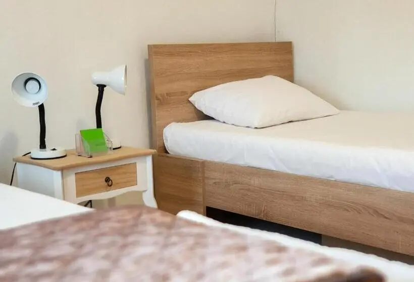 اتاق استاندارد با سرویس بهداشتی مشترک, Kulla Dula Guesthouse