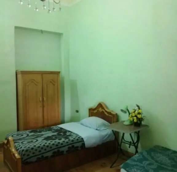 اتاق استاندارد یک تخته با سرویس بهداشتی مشترک, Berlin
