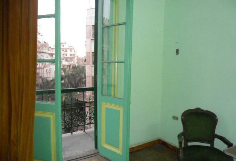 اتاق استاندارد یک تخته با سرویس بهداشتی مشترک, Berlin