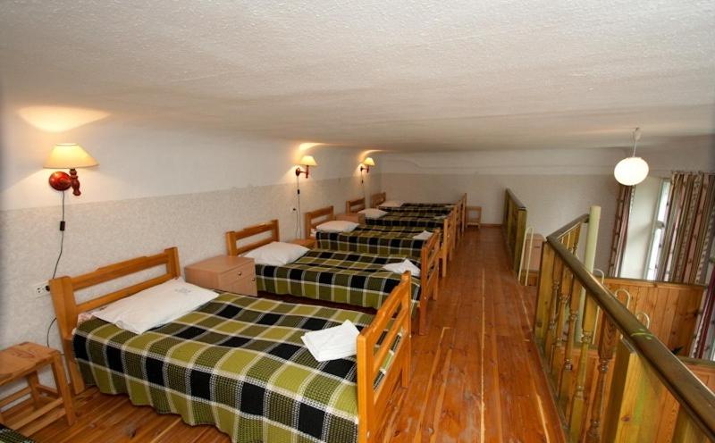 تختخواب در اتاق مشترک, Krimuldas Muiža