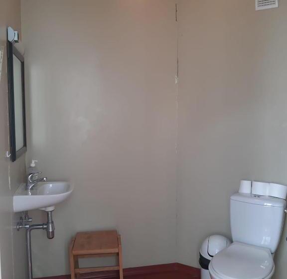 تختخواب در اتاق مشترک, Krimuldas Muiža