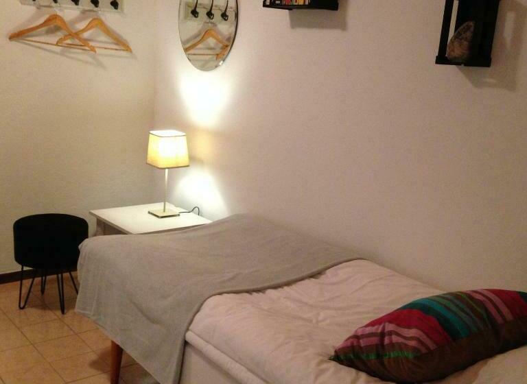 标准间, Vita Stenen Rum Och Restaurang