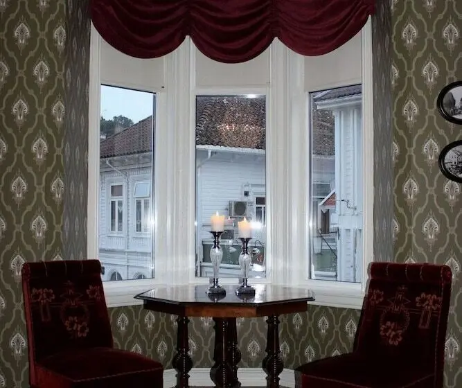 Perhehuone, Grand Hotel Flekkefjord