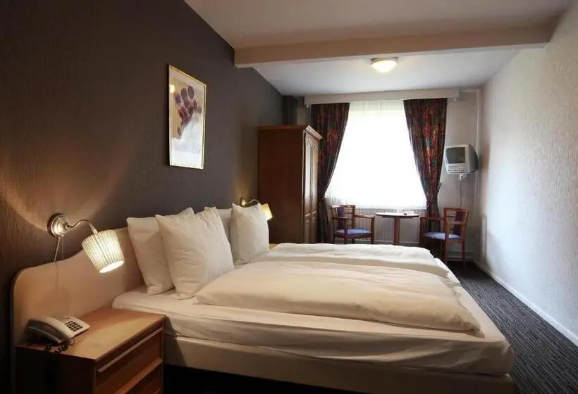 Standard-huone, Grand Hotel Monopole