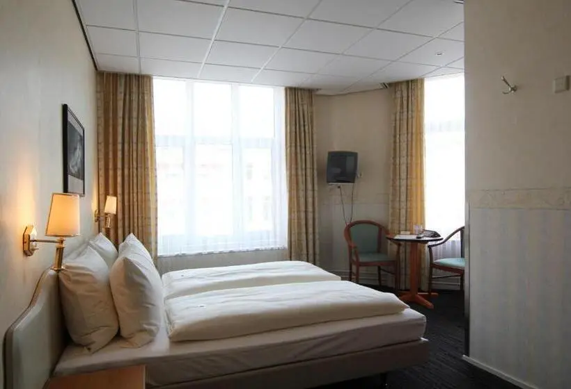 Standard-huone, Grand Hotel Monopole