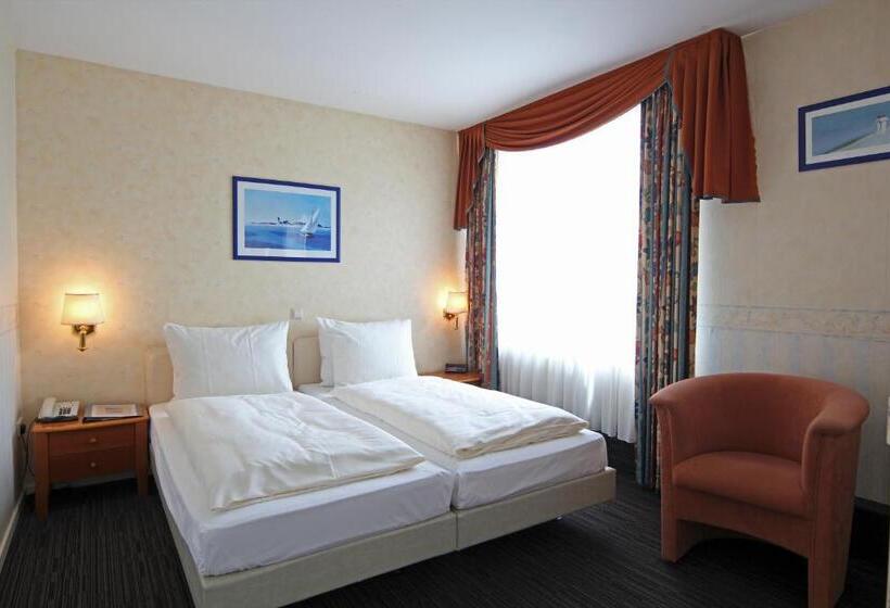 コンフォートルーム, Grand Hotel Monopole