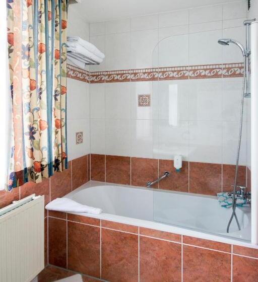 コンフォートルーム, Grand Hotel Monopole