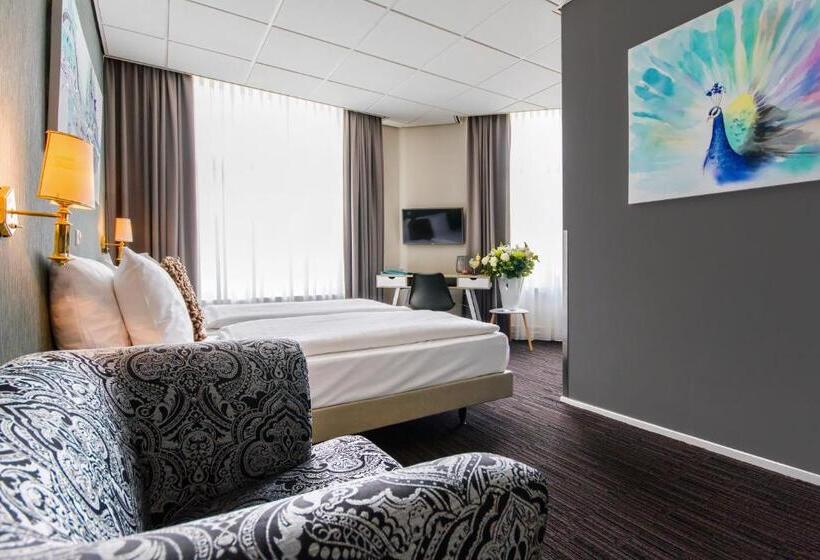 コンフォートルーム, Grand Hotel Monopole