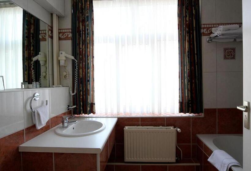 ジュニアスイート, Grand Hotel Monopole