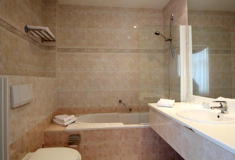 Полулюкс, Grand Hotel Monopole