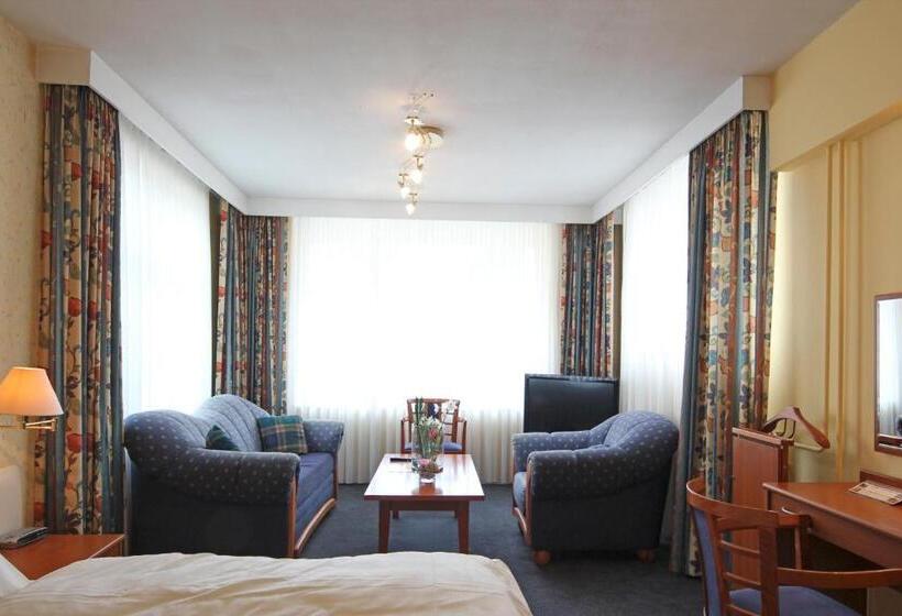 ジュニアスイート, Grand Hotel Monopole