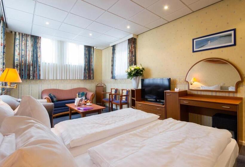 주니어 스위트, Grand Hotel Monopole