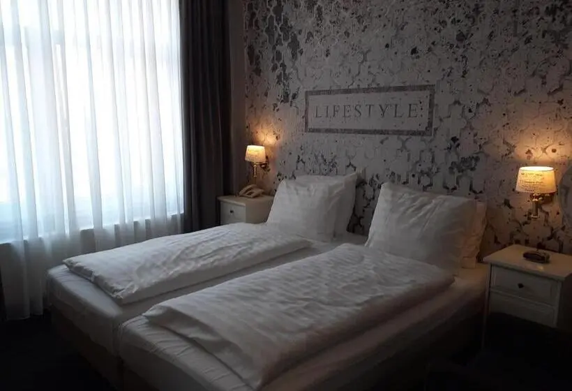 Economy-huone, Grand Hotel Monopole