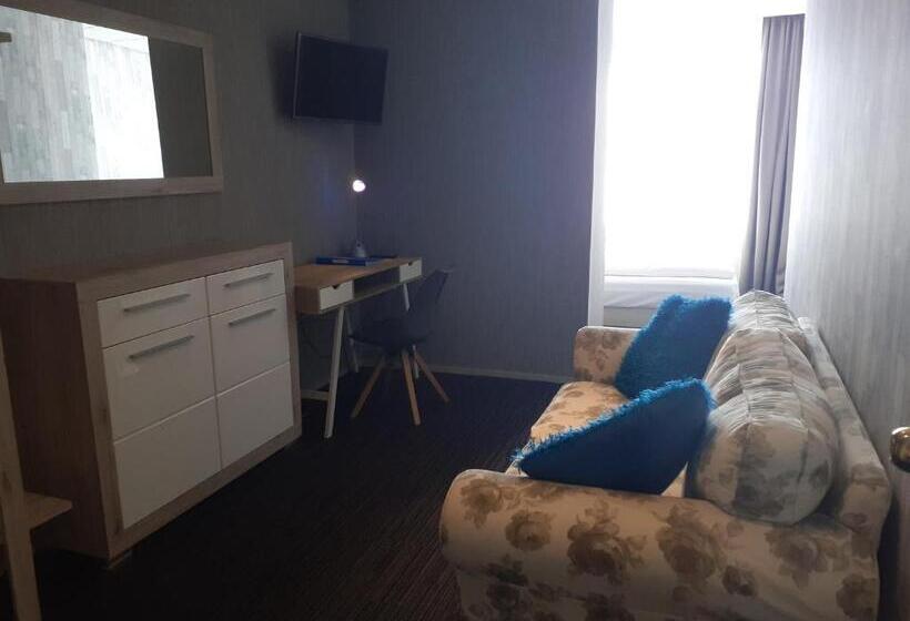 スタンダードトリプルルーム, Grand Hotel Monopole