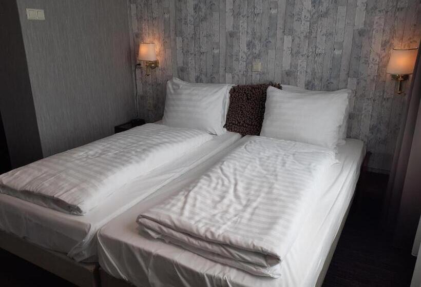 スタンダードトリプルルーム, Grand Hotel Monopole