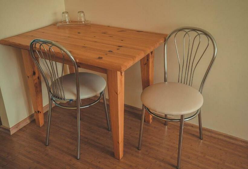 اتاق لوکس, Hostel Nele