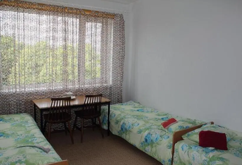 اتاق استاندارد سه نفره, Hostel Nele