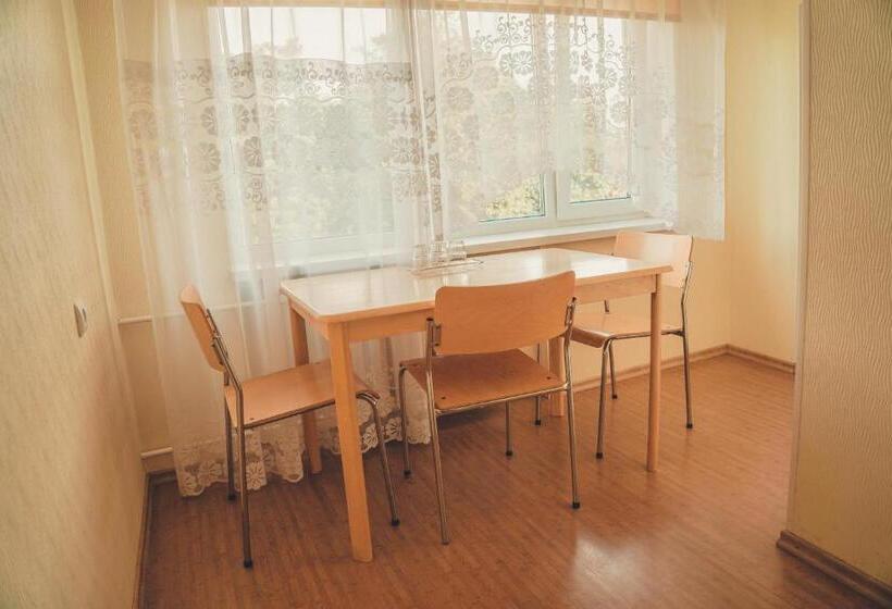 اتاق راحتی سه تخته, Hostel Nele