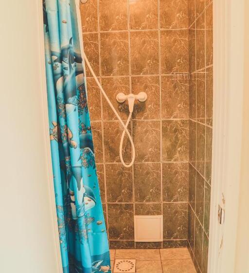 اتاق استاندارد چهار تخته, Hostel Nele