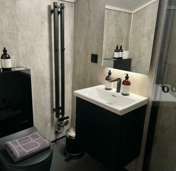 غرفة قياسية فردية, Basecamp