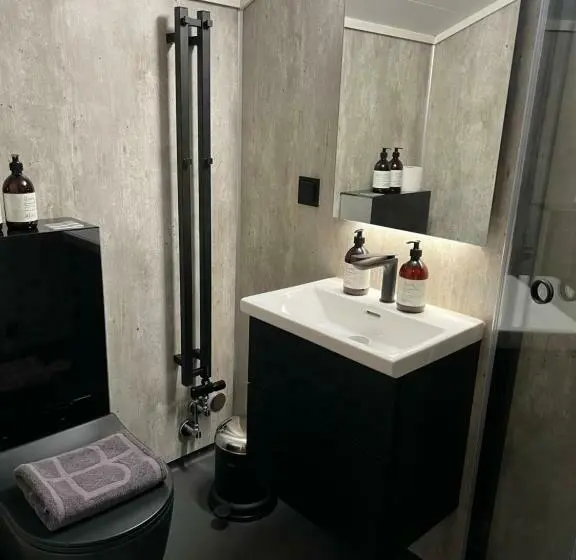 Standard Yhden Hengen Huone, Basecamp